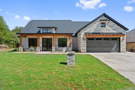 692 Desert Rose N Horseshoe Bay TX 78657