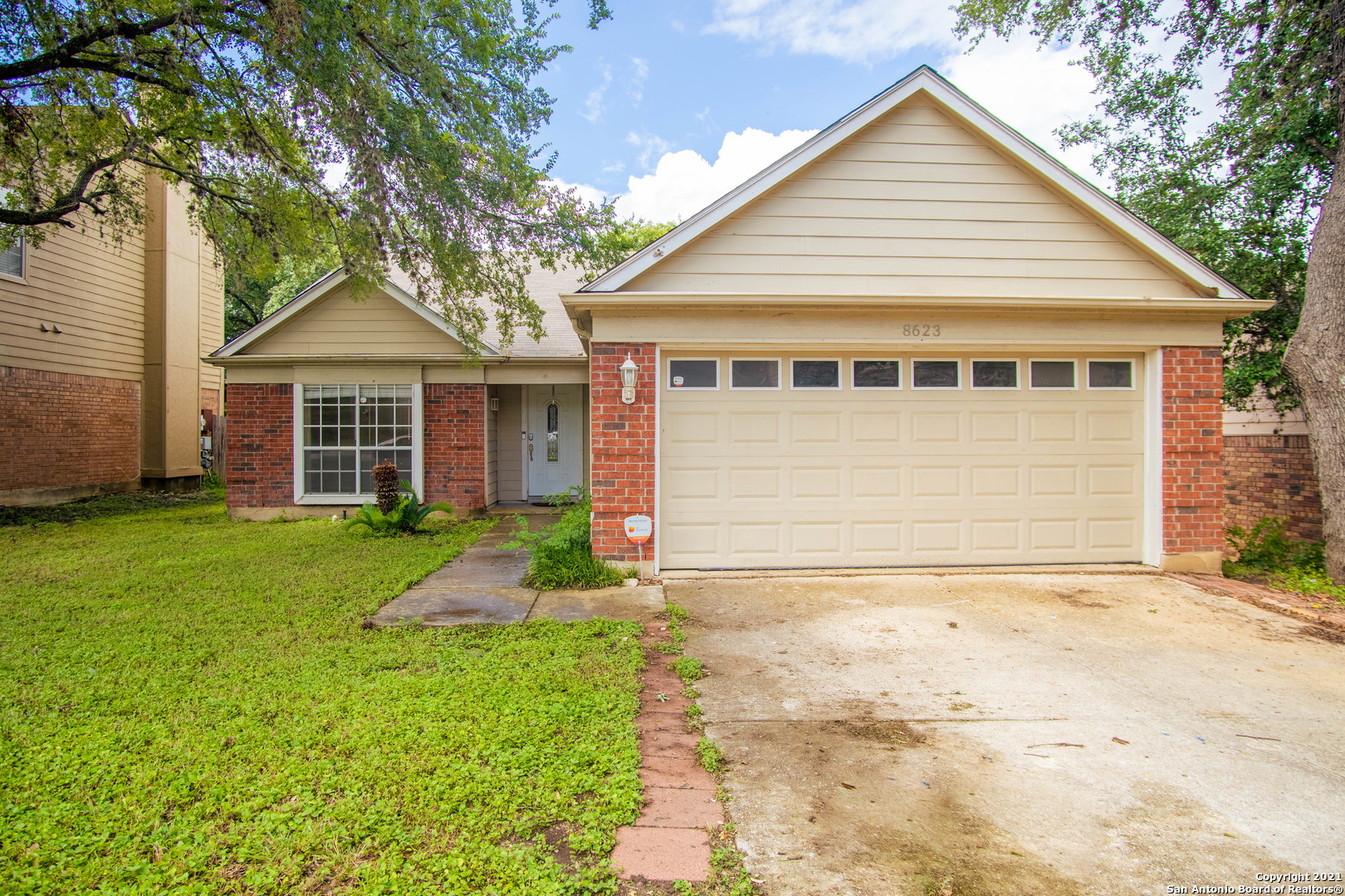 8623 Silent Oaks San Antonio TX 78250