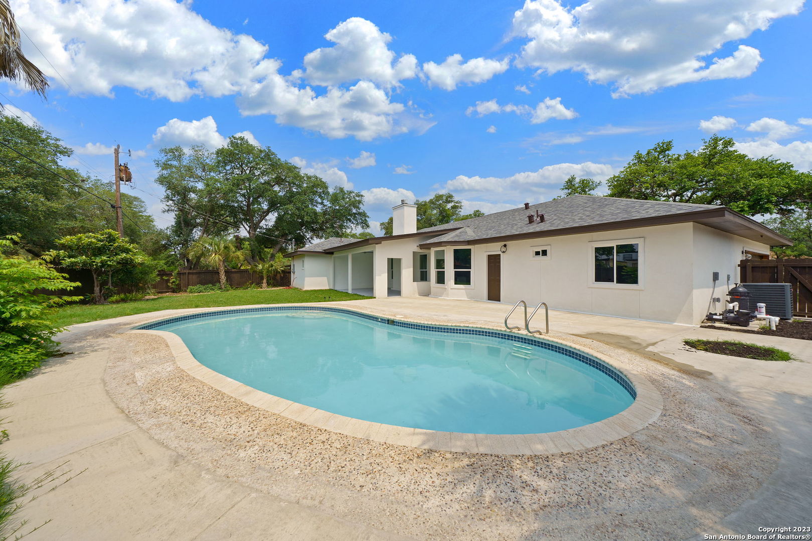438 Crestwind Drive Windcrest TX 78239