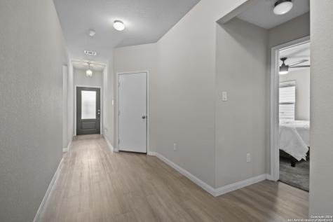 6651 Beehive San Antonio TX 78252