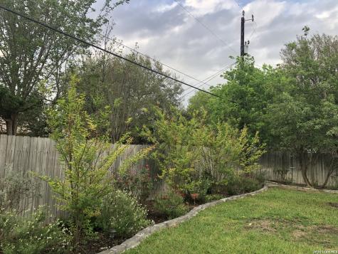 9715 La Rue San Antonio TX 78217