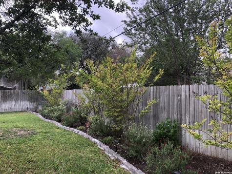 9715 La Rue San Antonio TX 78217