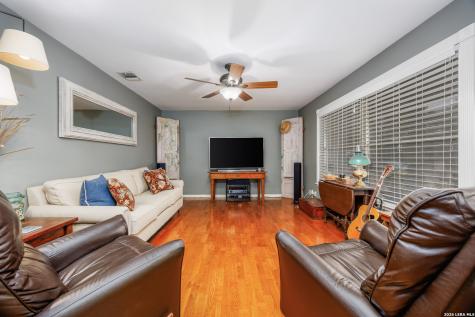 9715 La Rue San Antonio TX 78217