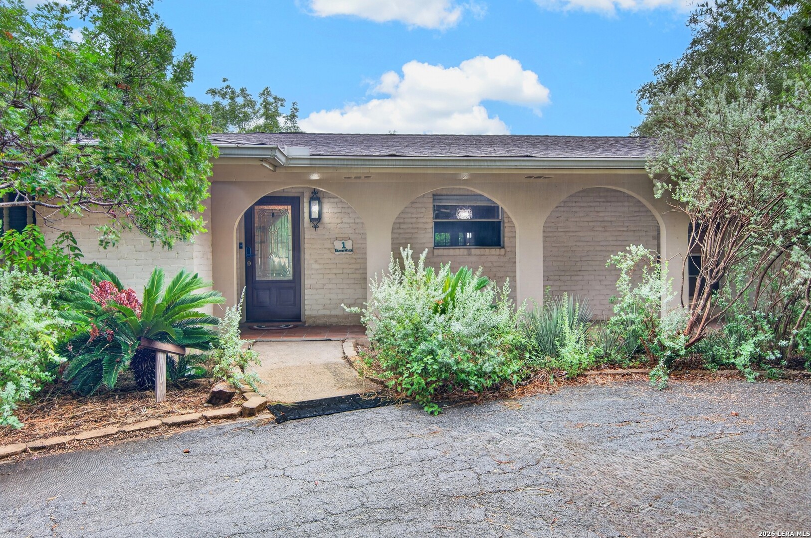 1 Buena Vista Circle Uvalde TX 78801