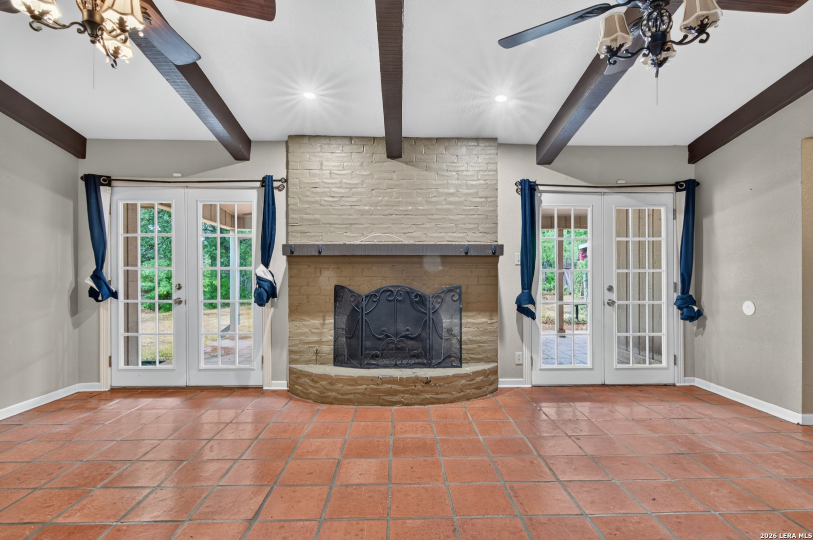1 Buena Vista Circle Uvalde TX 78801