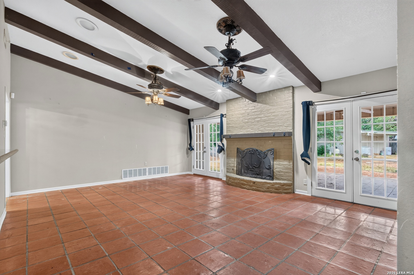 1 Buena Vista Circle Uvalde TX 78801