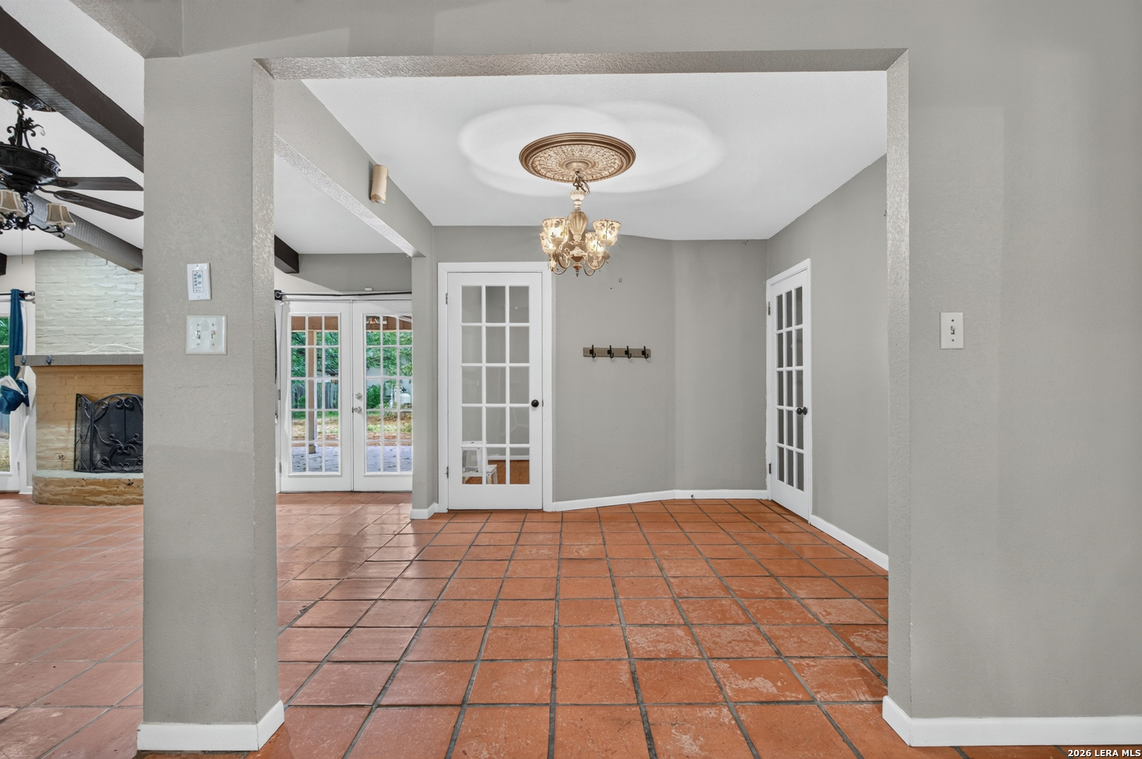 1 Buena Vista Circle Uvalde TX 78801