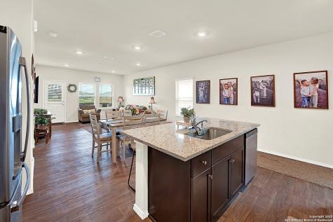 125 Legendary Trail Loop Floresville TX 78114