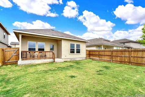 125 Legendary Trail Loop Floresville TX 78114