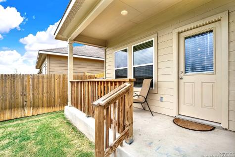 125 Legendary Trail Loop Floresville TX 78114