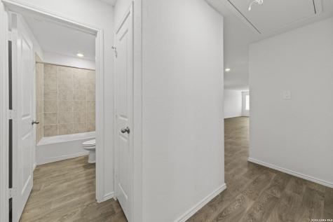 16075 Mahogany Way Elmendorf TX 78112