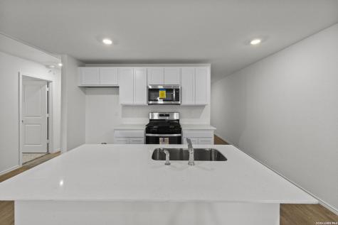 16075 Mahogany Way Elmendorf TX 78112