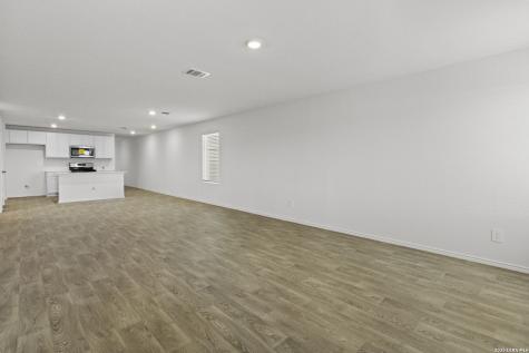 16075 Mahogany Way Elmendorf TX 78112