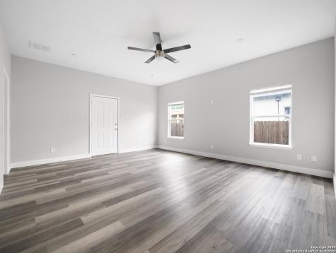 130 Vitra Place San Antonio TX 78210