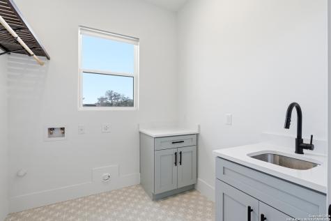 389 Rio Circle Pipe Creek TX 78063