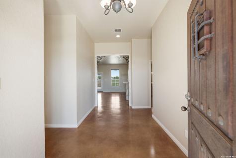 1265 County Road 4516 Castroville TX 78009
