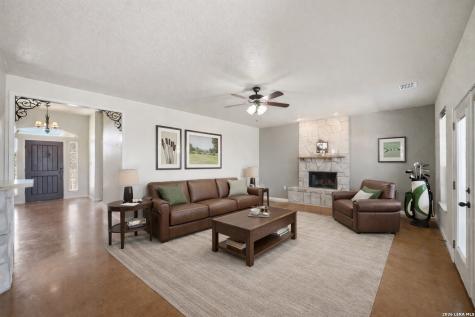 1265 County Road 4516 Castroville TX 78009