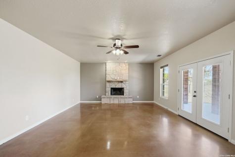 1265 County Road 4516 Castroville TX 78009