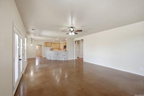 1265 County Road 4516 Castroville TX 78009