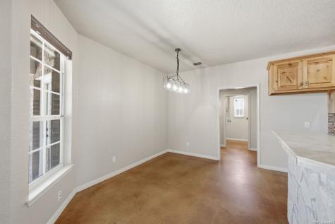 1265 County Road 4516 Castroville TX 78009