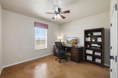 1265 County Road 4516 Castroville TX 78009