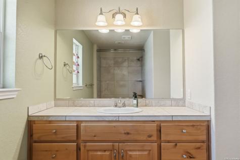 1265 County Road 4516 Castroville TX 78009