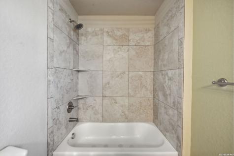 1265 County Road 4516 Castroville TX 78009