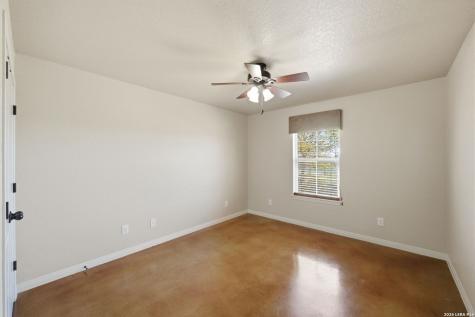 1265 County Road 4516 Castroville TX 78009