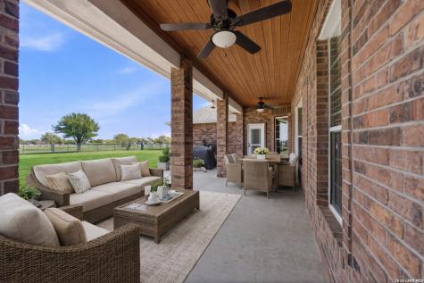 1265 County Road 4516 Castroville TX 78009