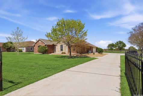 1265 County Road 4516 Castroville TX 78009