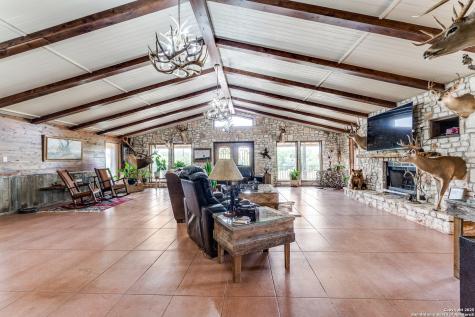 10745 Rosemar Lane Adkins TX 78101