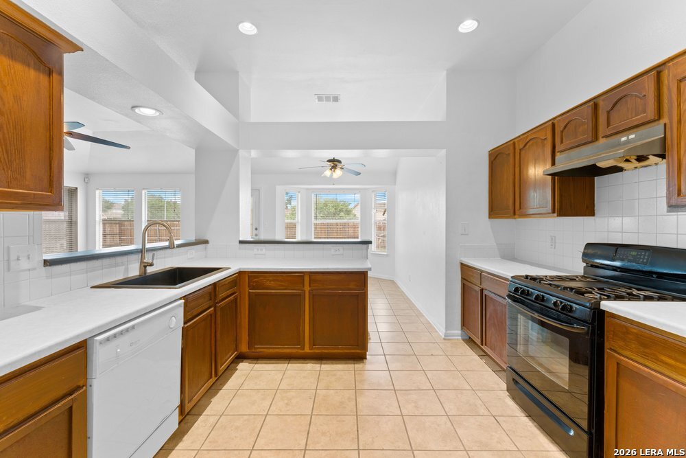 8403 Pigeonberry Drive Converse TX 78109