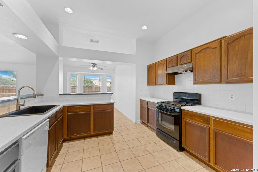 8403 Pigeonberry Drive Converse TX 78109