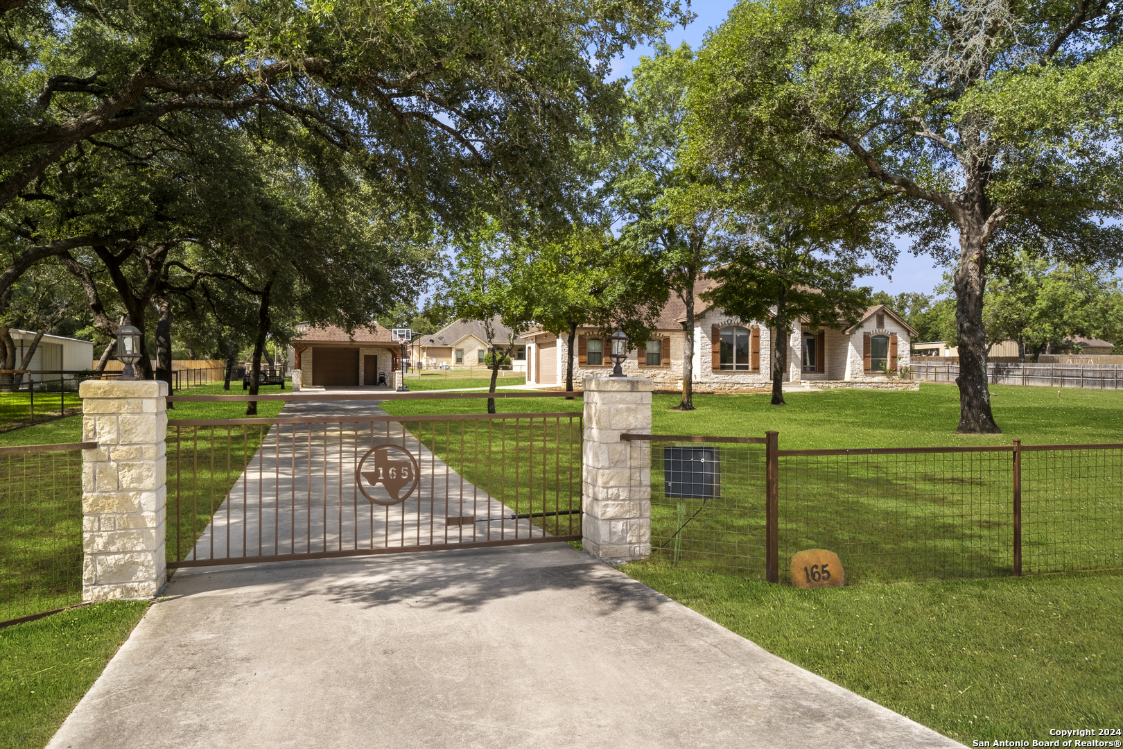 165 Copper Ridge Drive La Vernia TX 78121