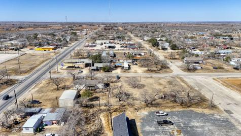 708 Mesquite Jourdanton TX 78026
