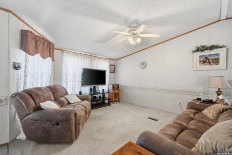 708 Mesquite Jourdanton TX 78026