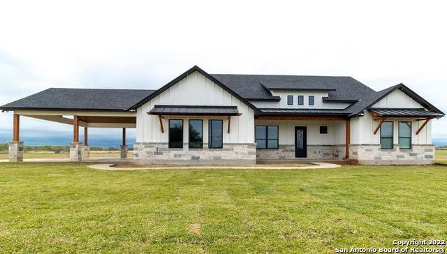 105 Gentle Breeze Floresville TX 78114