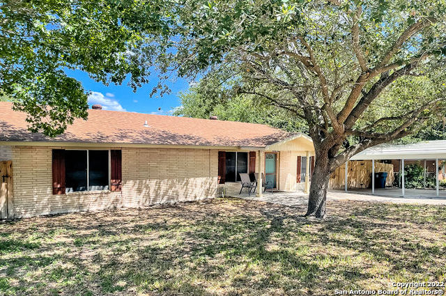 1310 Teto Street George West TX 78022