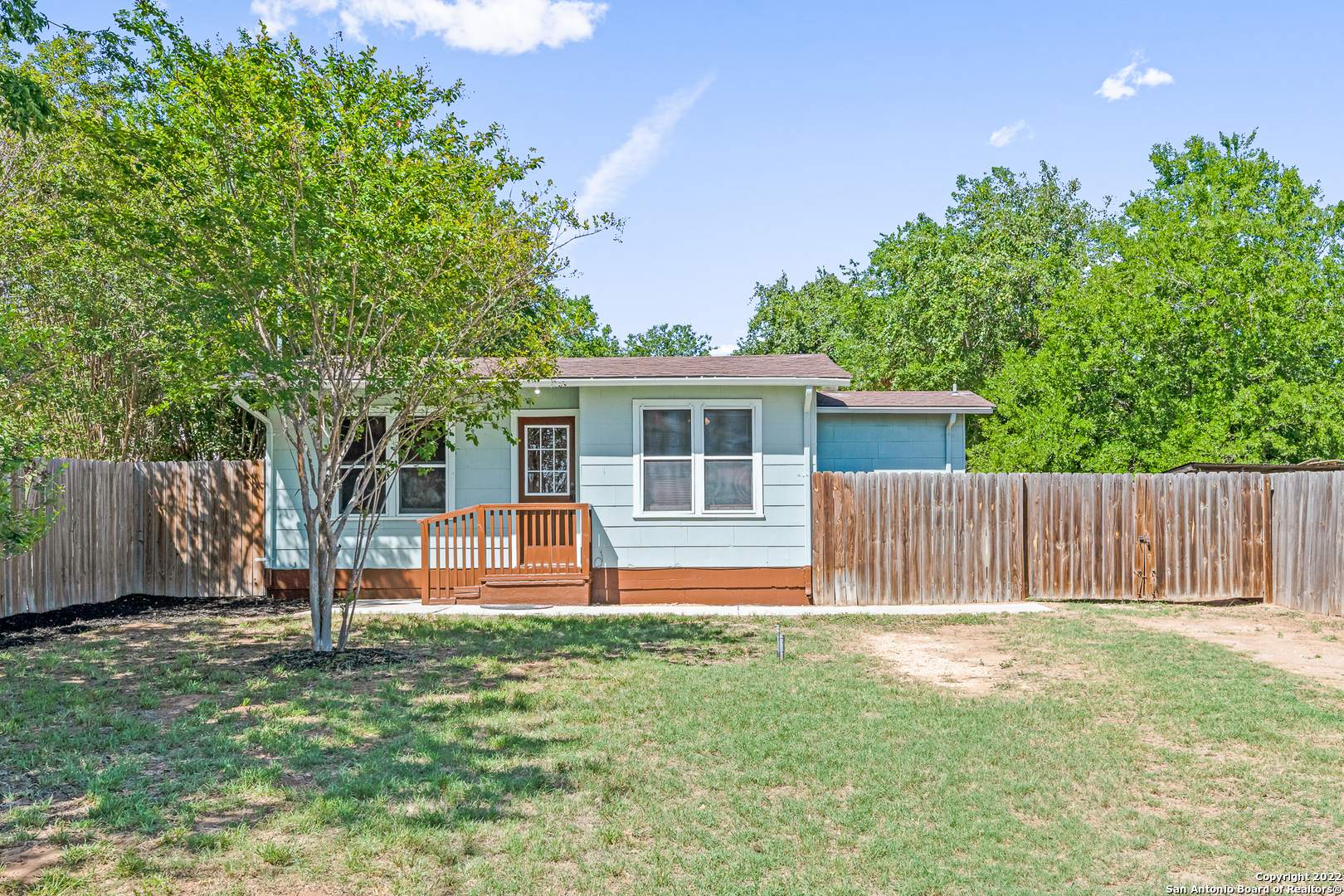 714 4th Street Floresville TX 78114