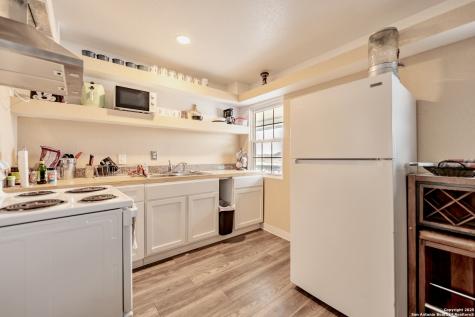 472 County Road 6723 Natalia TX 78059