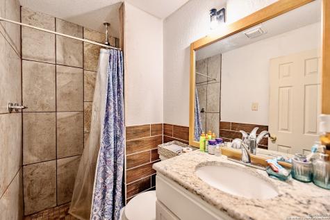 472 County Road 6723 Natalia TX 78059