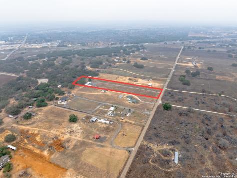 472 County Road 6723 Natalia TX 78059