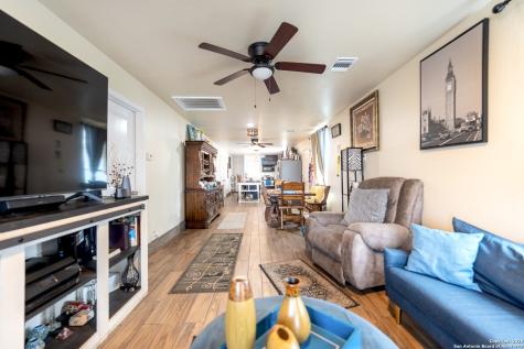 472 County Road 6723 Natalia TX 78059