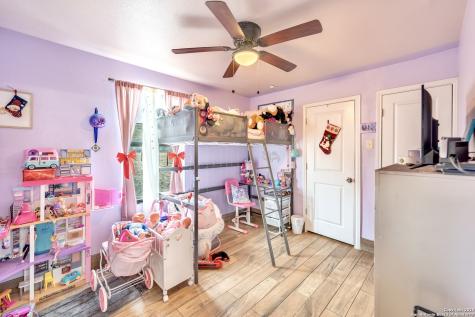 472 County Road 6723 Natalia TX 78059