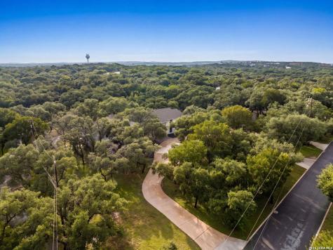 412 Cliffside Drive Shavano Park TX 78231