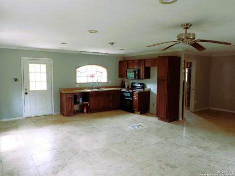 213 Oak Cliff Lakehills TX 78063