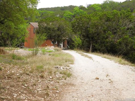 213 Oak Cliff Lakehills TX 78063