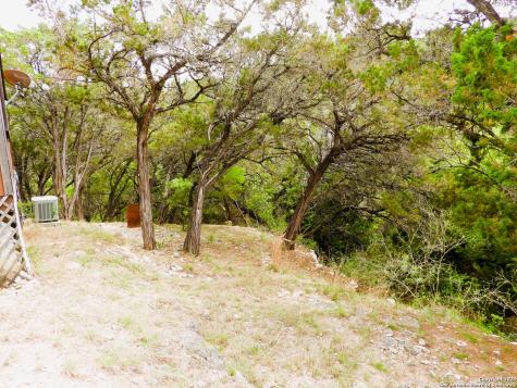 213 Oak Cliff Lakehills TX 78063
