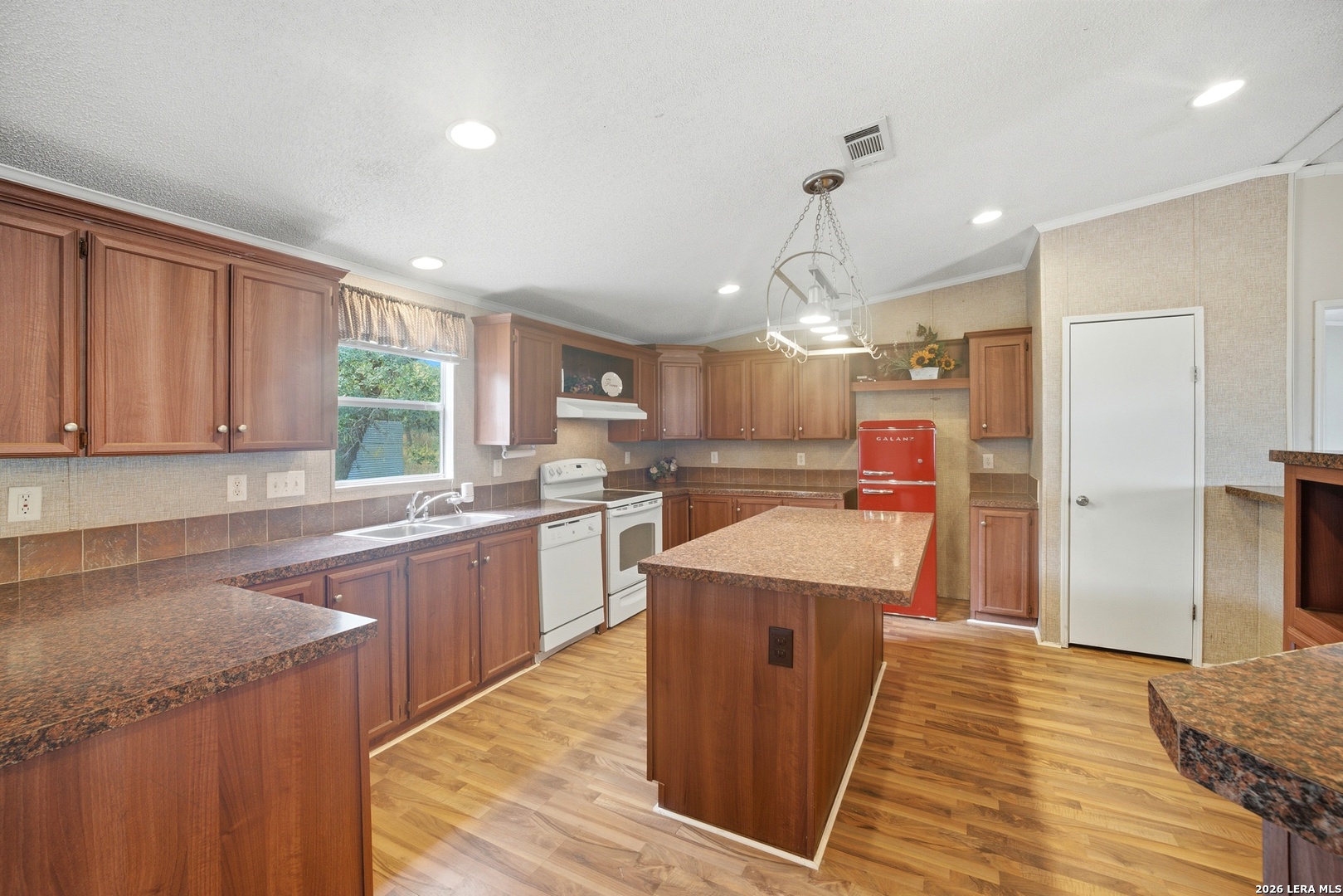 100 Sandy Oak Lane Stockdale TX 78160
