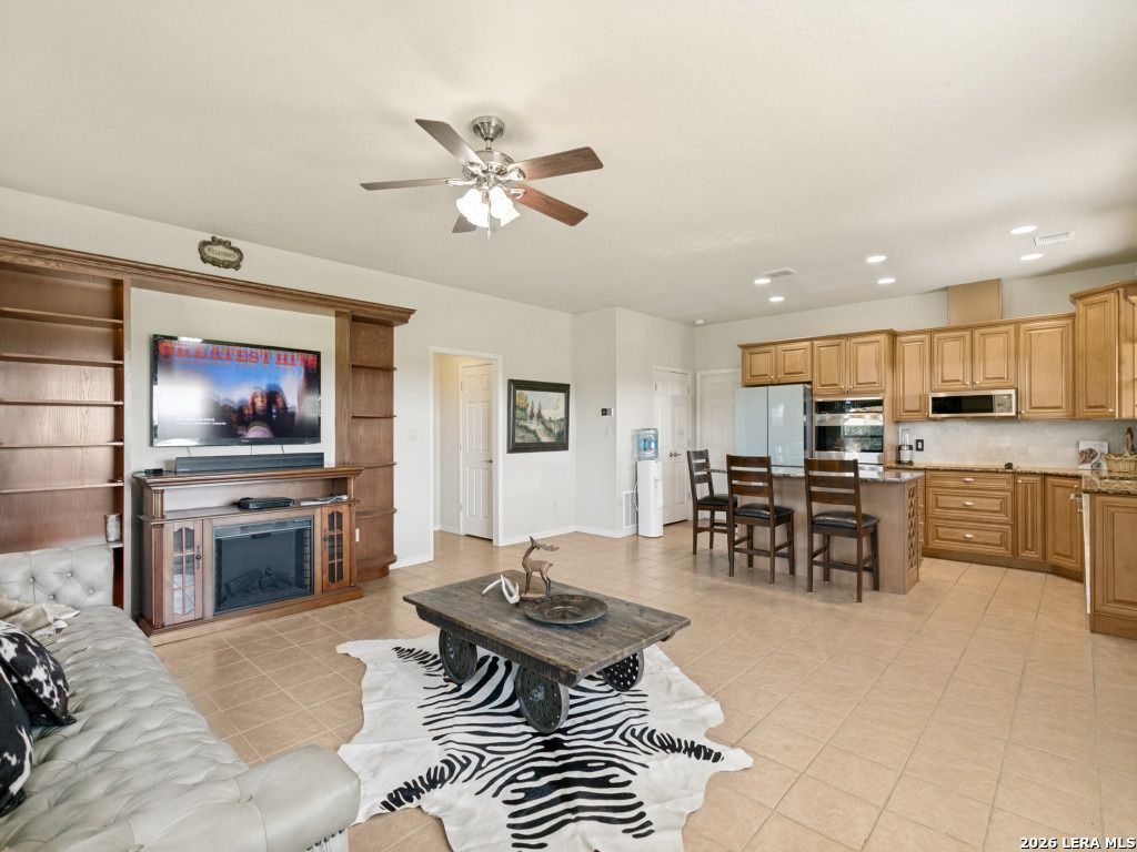 2881 Aviation Loop Fredericksburg TX 78624